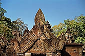 Banteay Srei temple - second enclosure, portico of the east gopura 